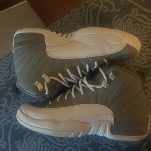 Jordan Kids Sneakers in Grey and White